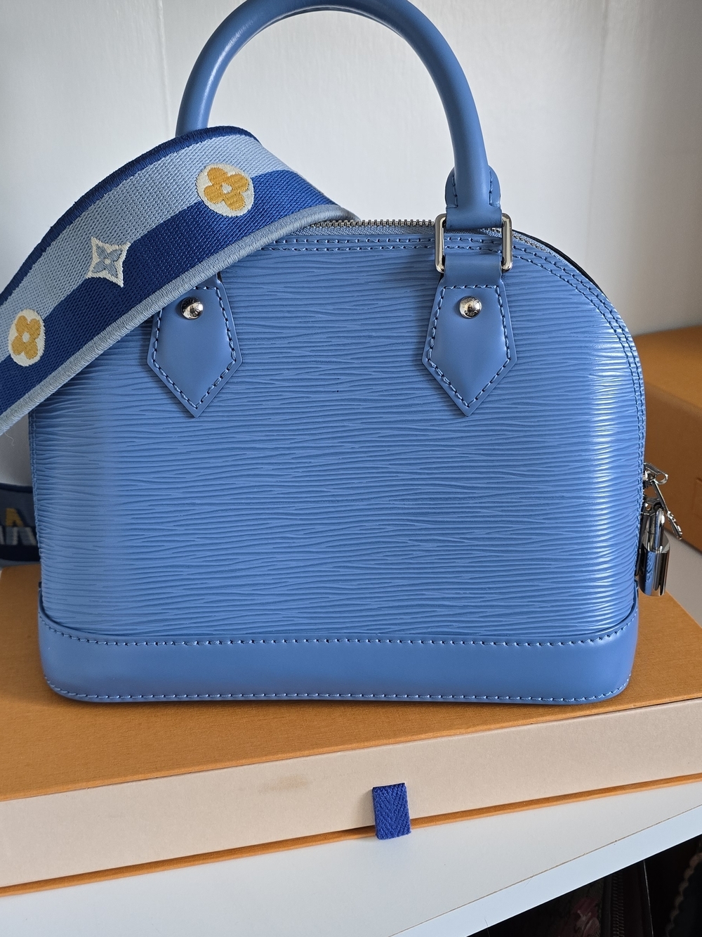 🛑SOLD🛑 LV BLUE EPI BB ALMA
